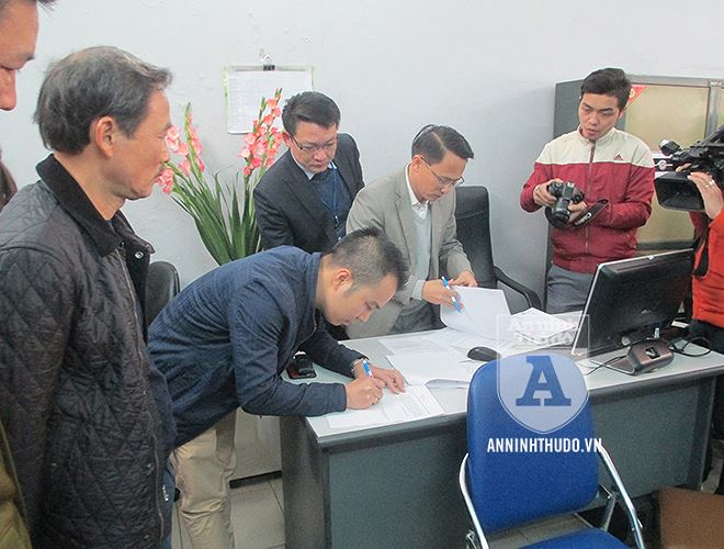 Toàn cảnh cuộc thực nghiệm đổ xăng giữa Petrolimex và lái xe ôtô khiếu nại